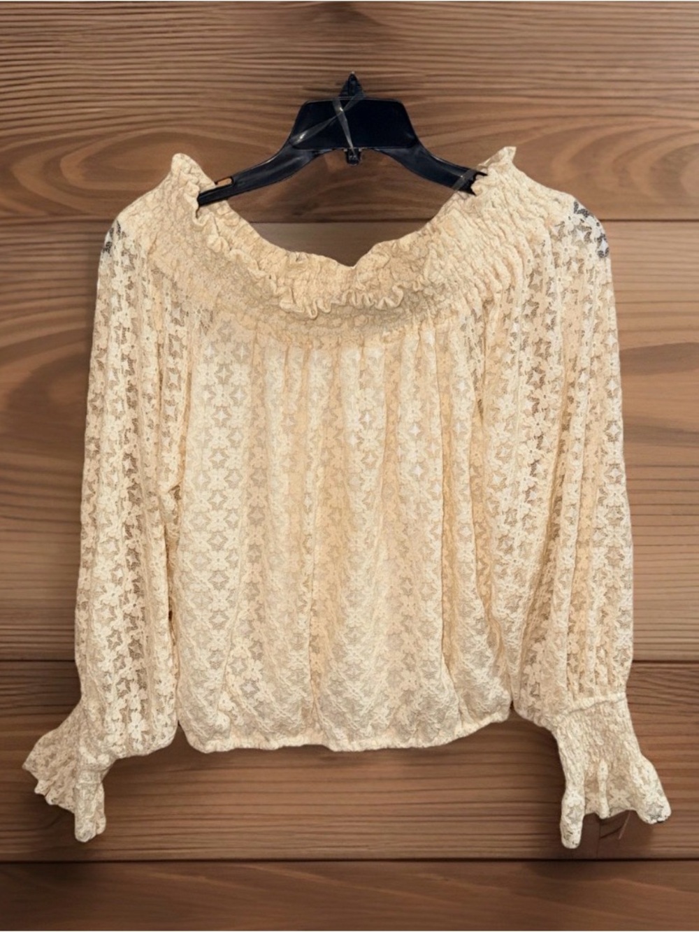 Wild Moss Women's Cream Lace Ruffle-Neck Long Sleeve Blouse - M - EC